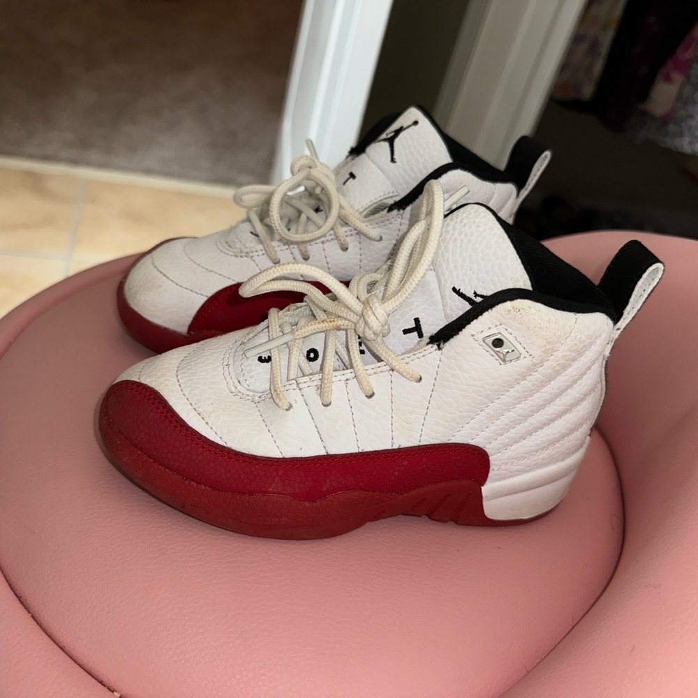 Gently worn kids jordans. Size 11